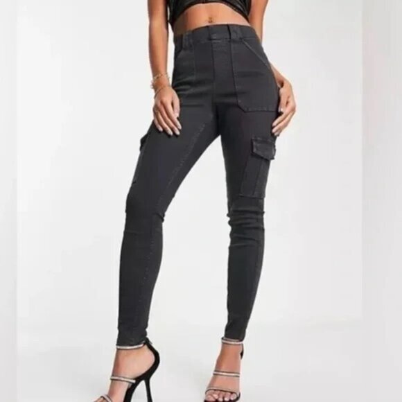 Spanx Stretch Twill Ankle Cargo Pant in Washed Black 20311R Women's Medium - Picture 1 of 13